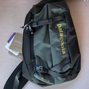 Patagonia Atom 8L Sling — New!